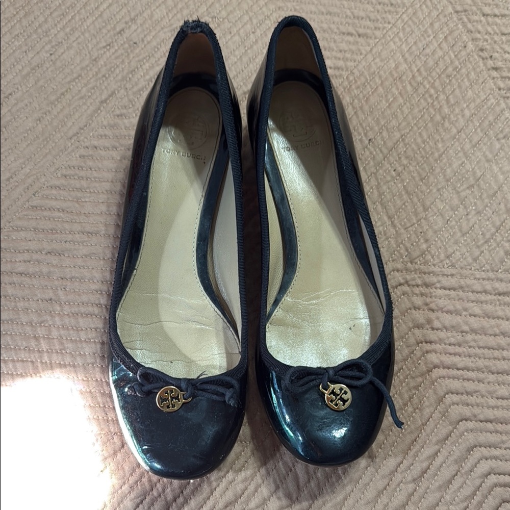 Tory Burch Black Flats with Rounded Toe and Slip-On Design
